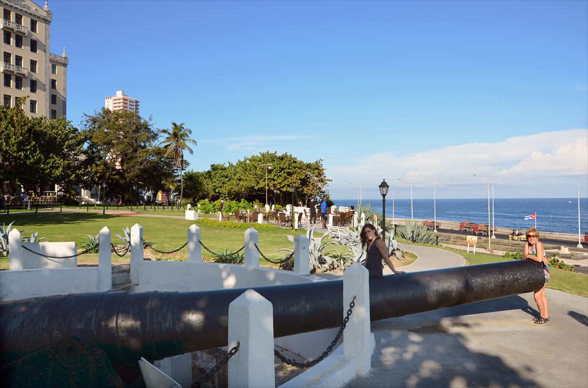 Cuba, La Habana - Habana Libre