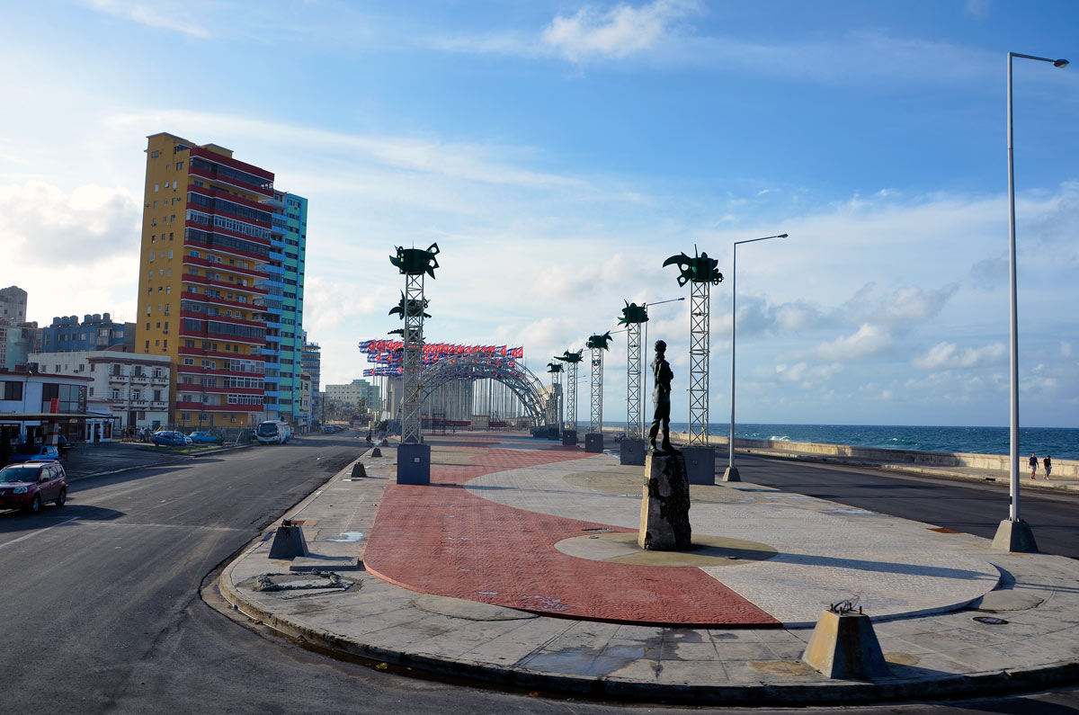 Cuba, La Habana - Plaza de las banderas