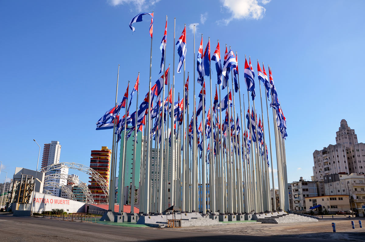 Cuba, La Habana - Plaza de las banderas